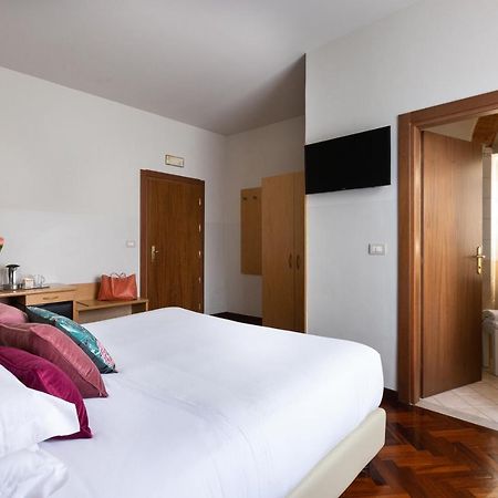 Aramis Deluxe Rooms فلورنس المظهر الخارجي الصورة