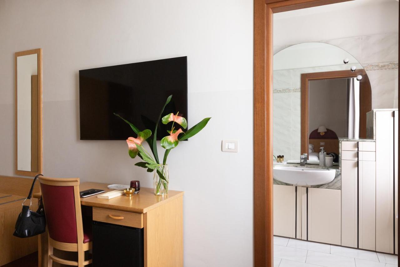 Aramis Deluxe Rooms فلورنس المظهر الخارجي الصورة