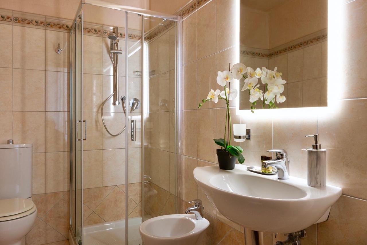 Aramis Deluxe Rooms فلورنس المظهر الخارجي الصورة